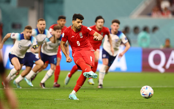 NBA：勇士主场狂胜灰熊 库里轰下45分